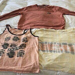 Lot of Volcom/ RVCA t-shirts M/L EUC